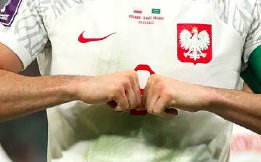 莱万传射&世界杯首球什琴斯尼扑点 波兰2-0沙特升榜首